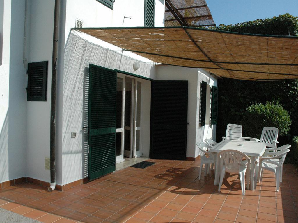 Casa Del Mandorlo Apartment Marina di Campo Exterior photo